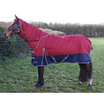 StormX Empra 200g Turnout Rug with Detachable Neck (Navy/Burgundy)
